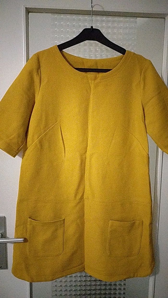 Robe moutarde