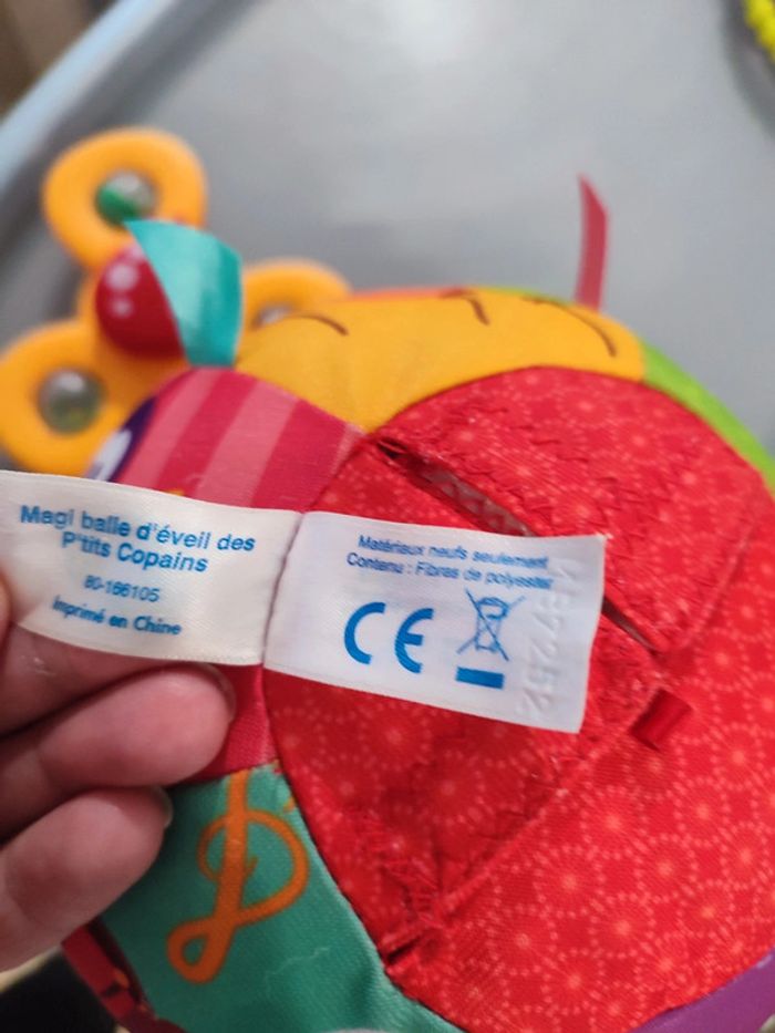Balle ballon avec étiquette magi balle d eveil des p'tits copains vtech - photo numéro 2