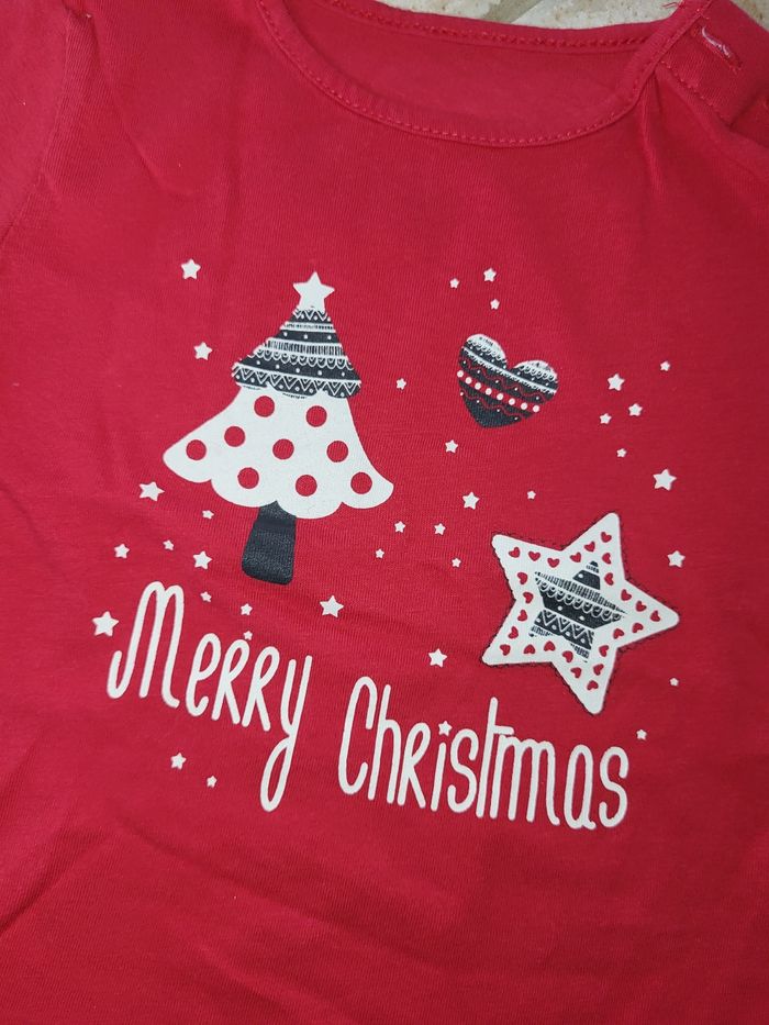 T-shirt et pull de Noël 6 mois - photo numéro 3