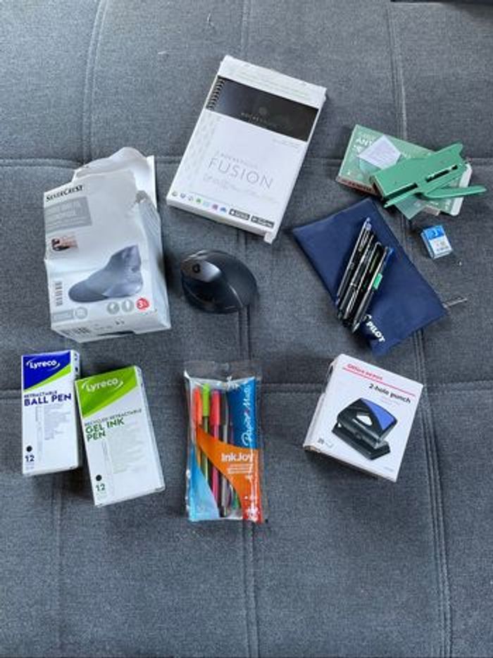 Lot de fournitures de bureau neuf