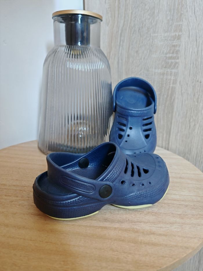 Chaussure enfant style crocs neuve pointure 24 - photo numéro 3