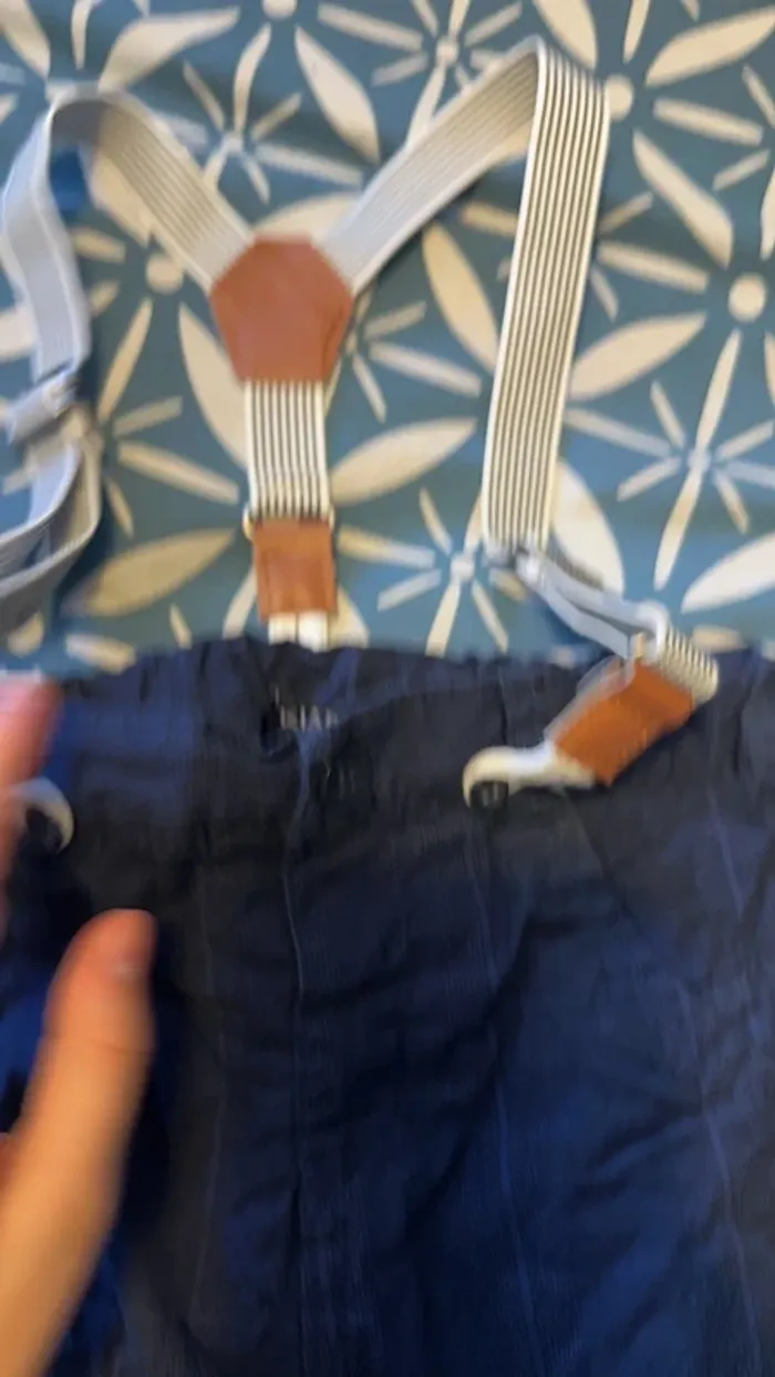 Pantalon avec bretelles - photo numéro 2