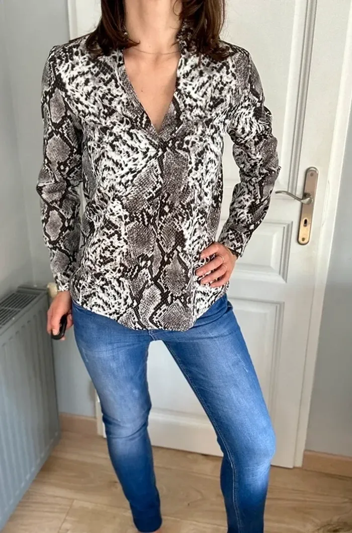 Blouse imprimé python / écaille – Tendance et chic S / 36 / 1·Très bon état