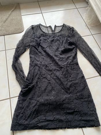 Robe noire en dentelle nafnaf taille S