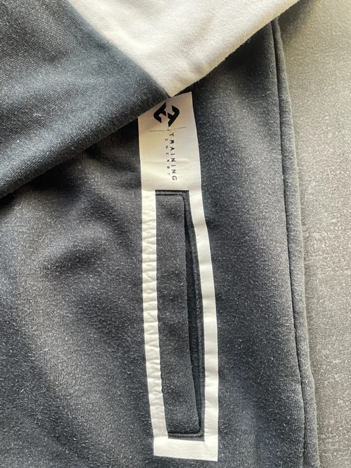 Sweat-shirt à capuche - photo numéro 2