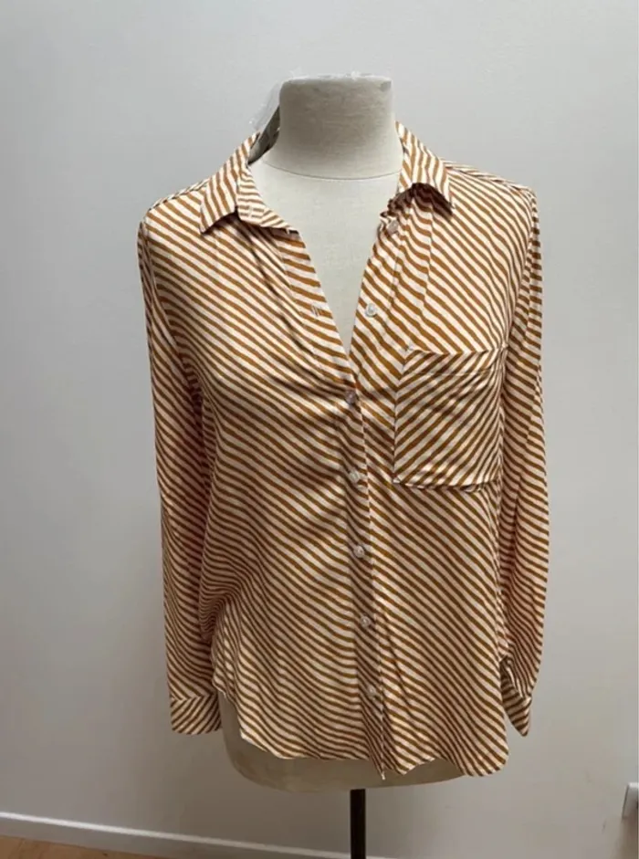 Superbe Chemise Blouse neuve avec étiquette Etam 🌸 36 S - photo numéro 3