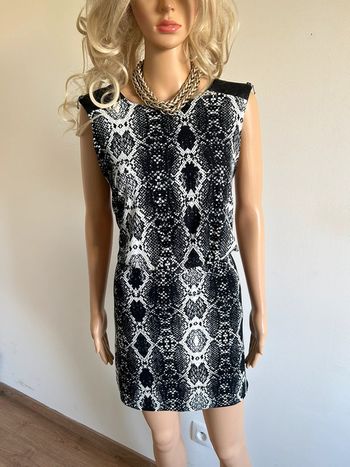 Robe imprimée noire et blanche sans manches Morgan taille S jamais portée