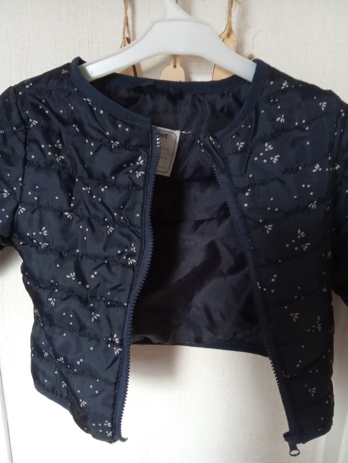Veste, manteau , doudoune matelassée, bébé fille verbaudet 6 mois, bleu marine, motif,mi saison, été - photo numéro 3