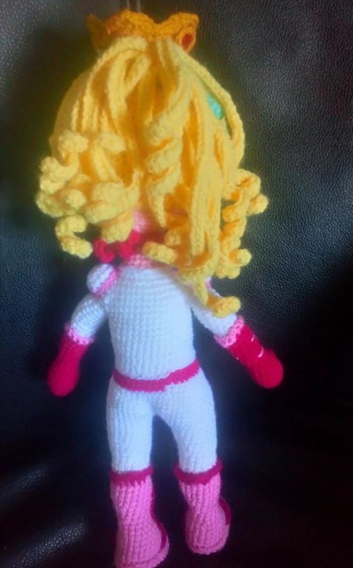 Poupée princess peach tenue de kart - photo numéro 2