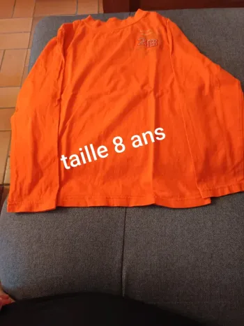 T shirt manche longue orange taille 8 ans