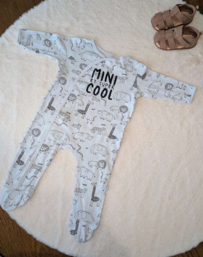 Lot pyjamas 6 mois - photo numéro 2