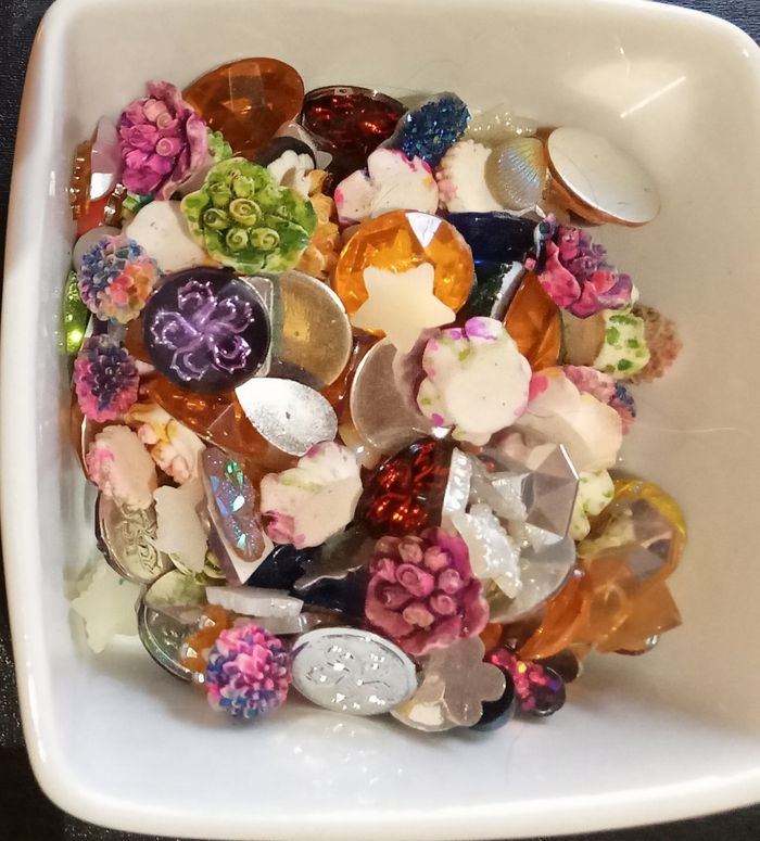 Sachet d'accessoires à coller pour loisirs créatif - photo numéro 3