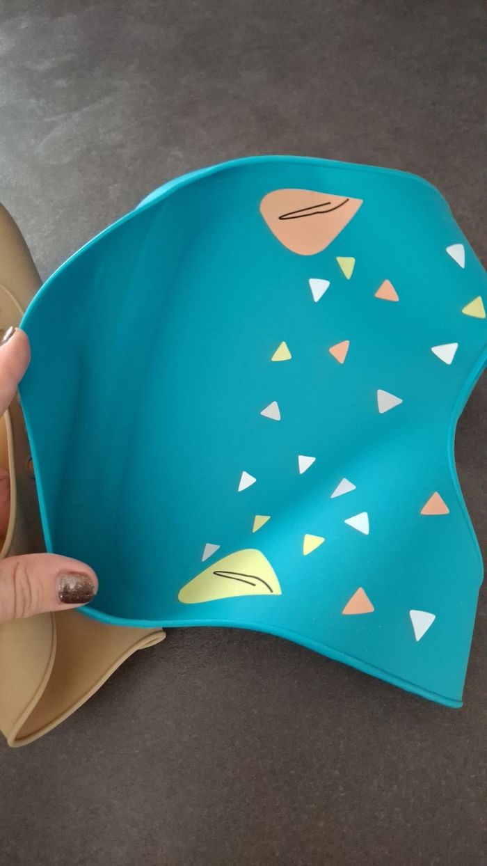 2 bavoirs - photo numéro 3