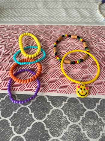Lot bracelets et collier licorne