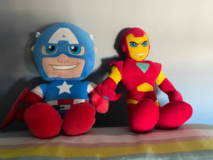 Lot de 2 peluches Marvel