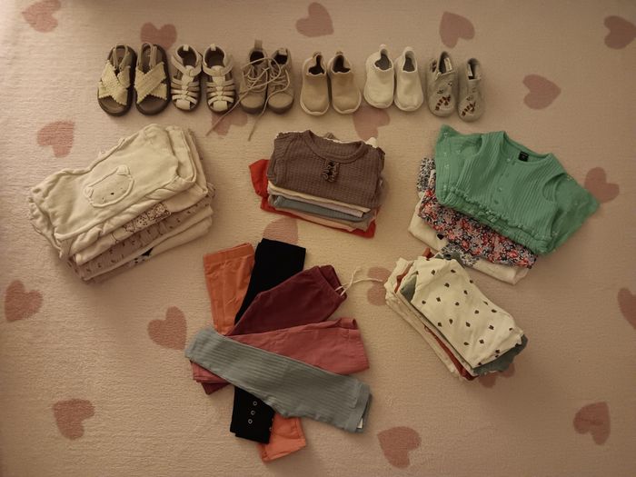 Lot vêtements chaussures bébé fille 12 / 24 mois