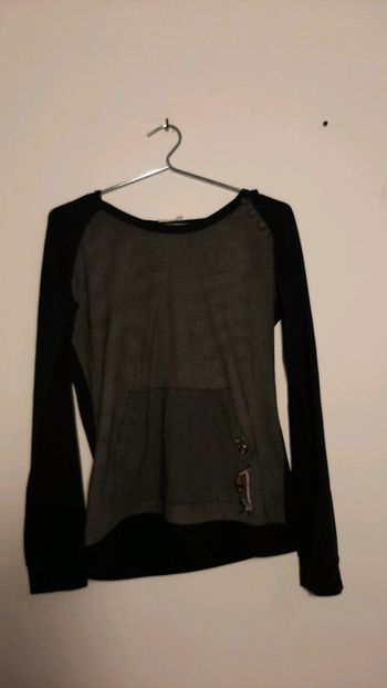 Pull à capuche noir et gris rayé L