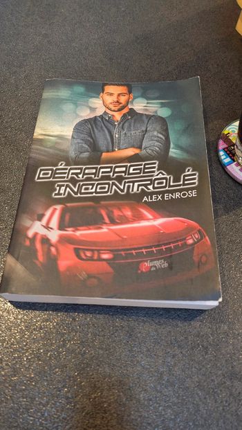 Dérapage incontrôlé
Livre de Alex Enrose