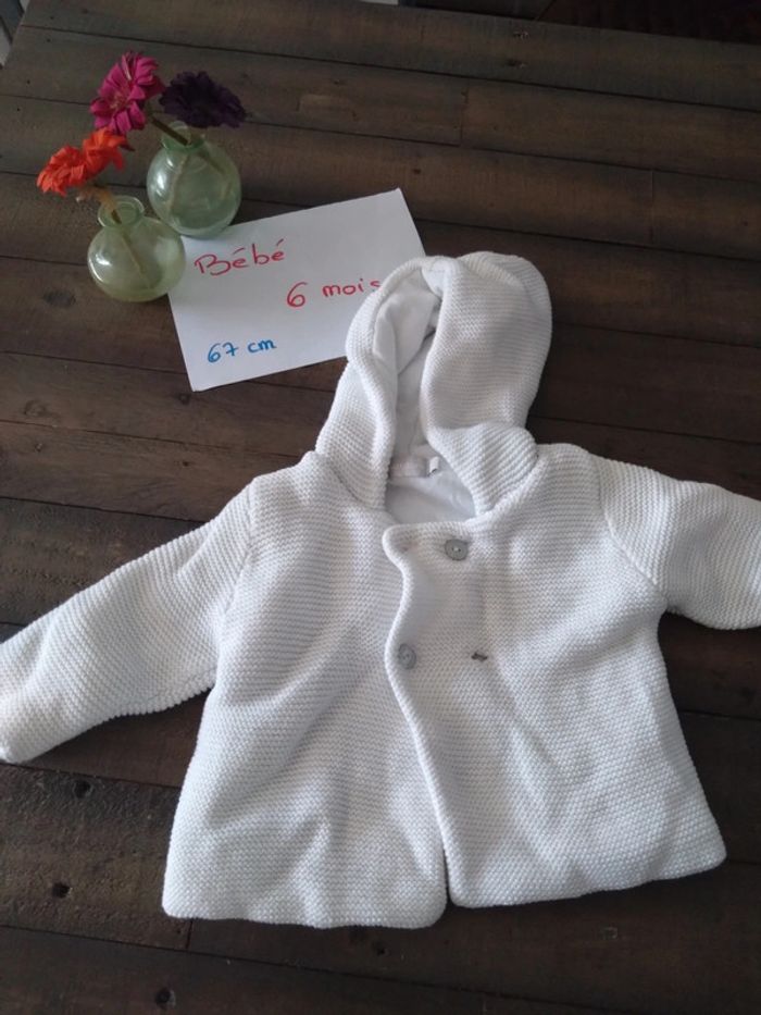 Gilet manteau Blanc épais capuche natalys t 6 mois 68 cm