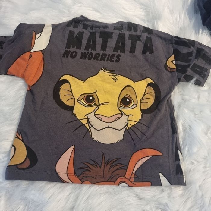 NEUF(non portés) 😍🥰superbe ensemble teeshirt mc et pantalon molleton 18 mois 86cm (le roi lion)  Garçon💙💙🤩😍 - photo numéro 2