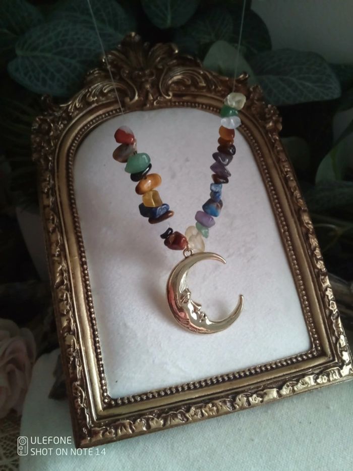 Collier lune des 7 chakras en pierres naturelles