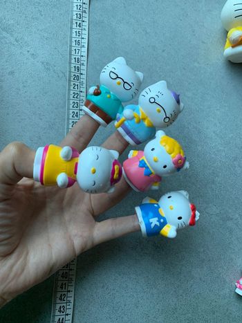 Lot figurine sanrio hello kitty marchande papi kitty amie marionnette