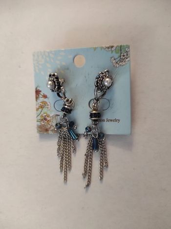 Boucles d'oreilles fantaisie neuves