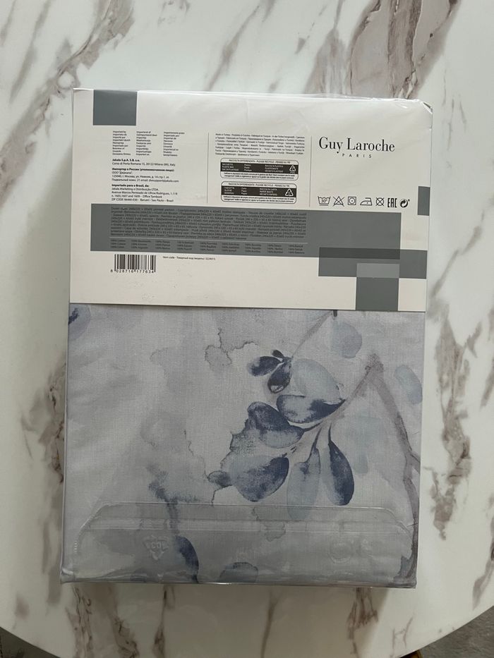 Housse de couette Guy Laroche 240x220 et deux taies d’oreillers 65x65 cm neuf avec étiquette - photo numéro 6