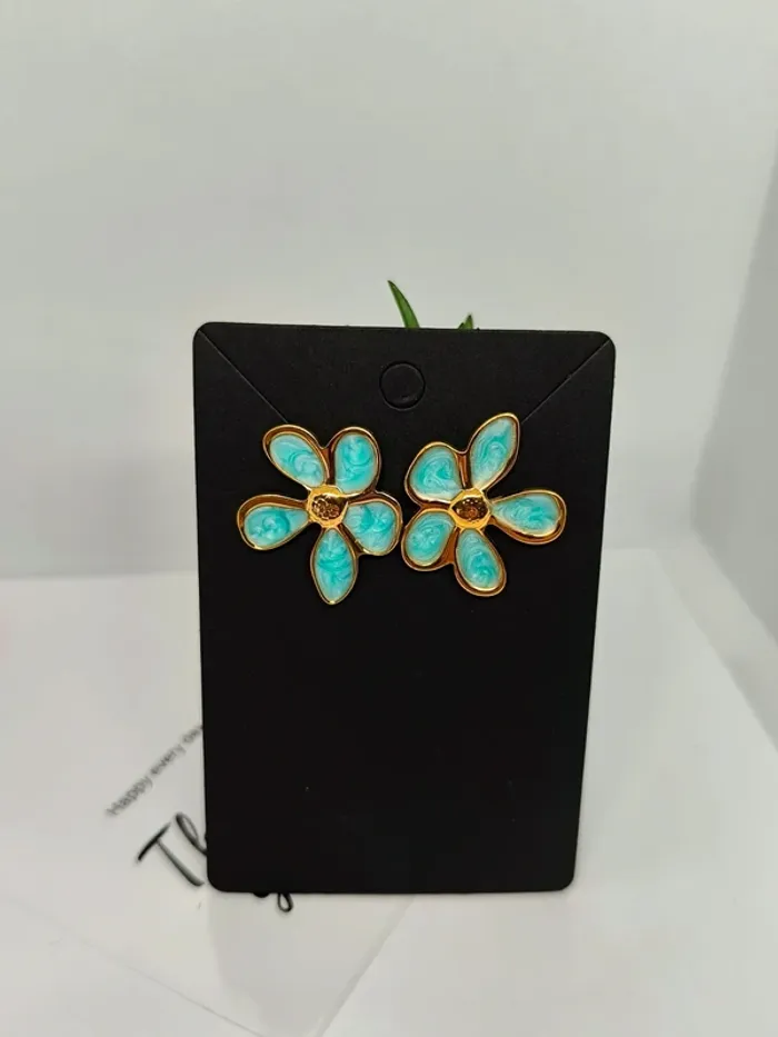 Boucles d'oreilles fleur dorées et turquoises nacrées - photo numéro 5