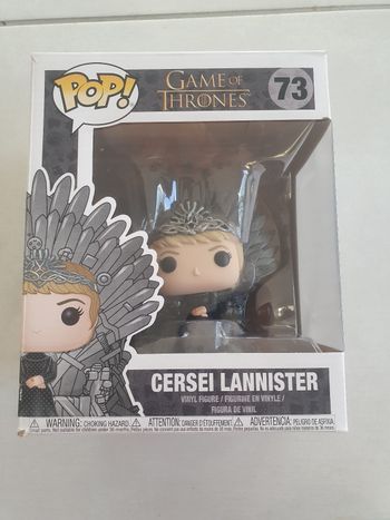 Pop Cercei Lannister sur le trône de fer