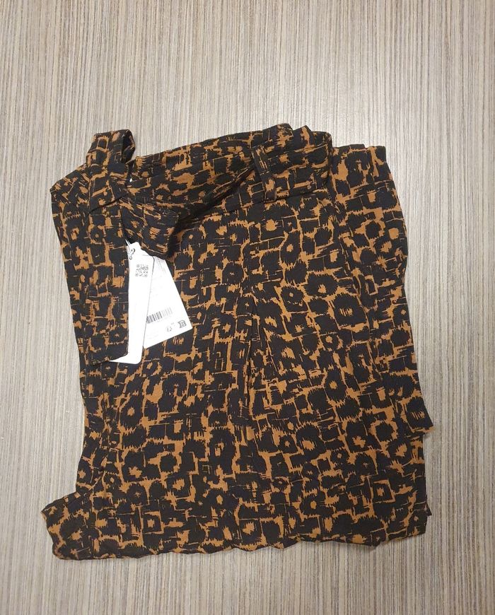 Très joli pantalon fluide à motifs Vila 🖤