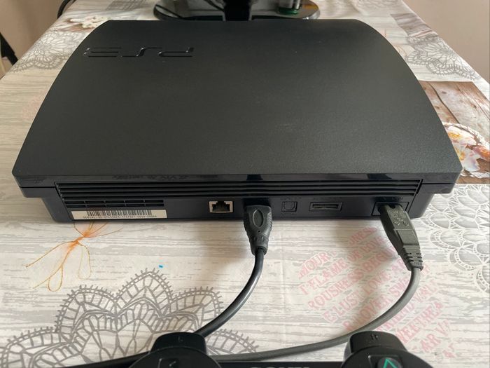 Console Sony PlayStation 3 Slim 120 Go Câbles manette et 1 Jeu - Occasion TBE - photo numéro 11