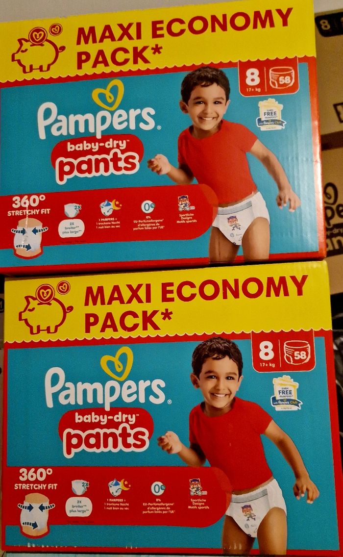 Lot couches culottes  pampers T8