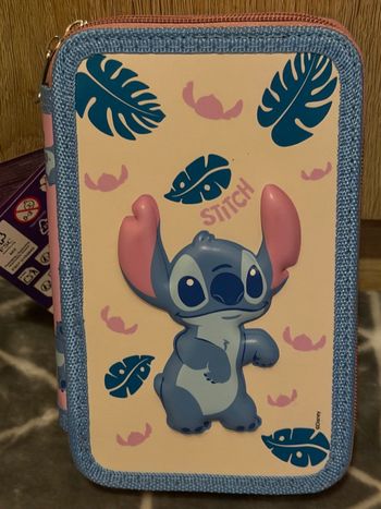 Trousse avec fournitures de dessin et d’écriture  Stitch.