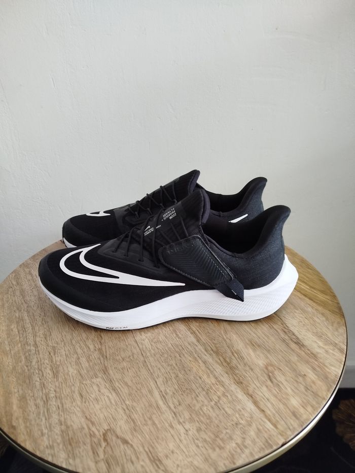 Baskets Nike T 40 - photo numéro 4