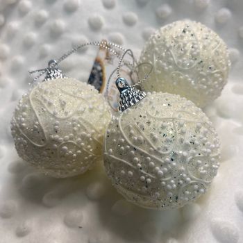 ✨❄️ Boules blanches effet neige – lot de 3 ❄️✨