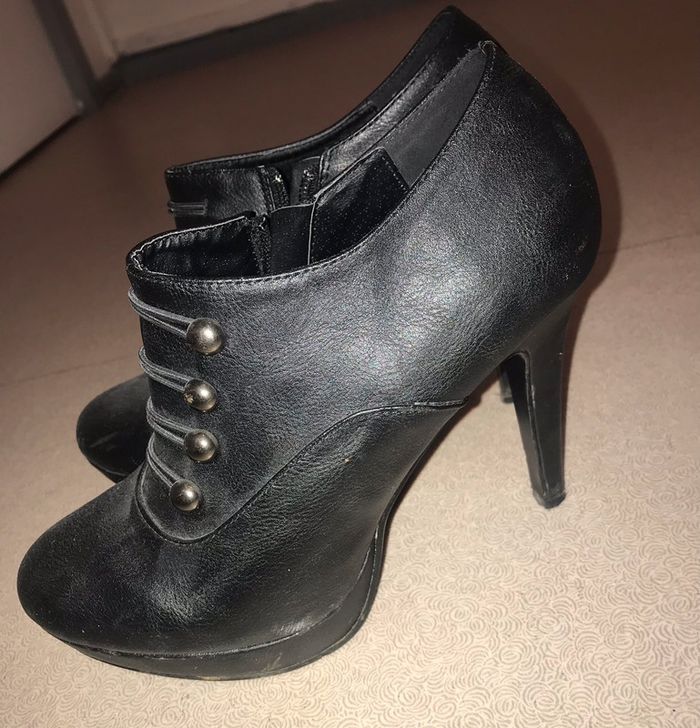 Boots noires à talons - photo numéro 3