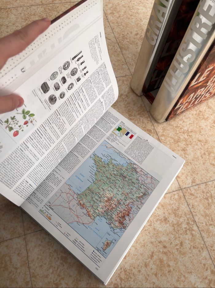 Grand Larousse Illustré - photo numéro 4