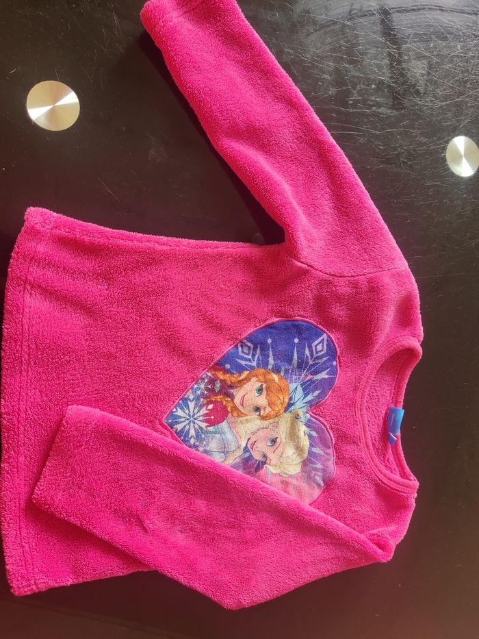 Pull reine des neiges