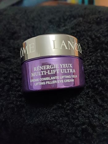 Contour des yeux Rénergie yeux multi-lift ultra de Lancôme