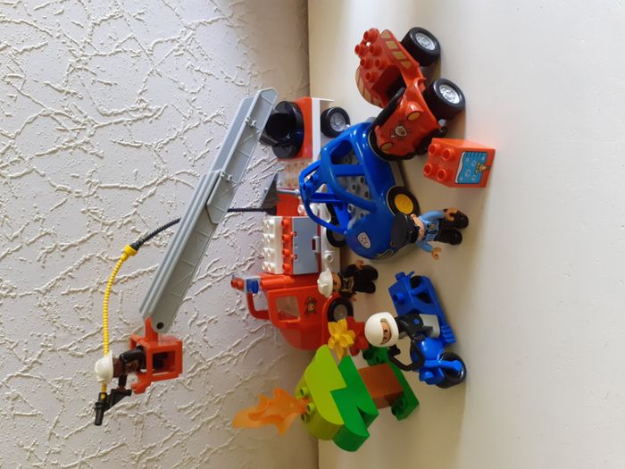 DUPLO Lego Pompiers et Police