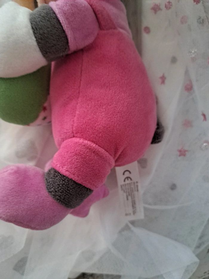 Peluche musicale Minnie et son ballon - photo numéro 2