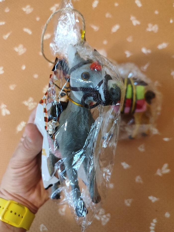 Lot de 2 figurines âne et dromadaire neuves - photo numéro 2