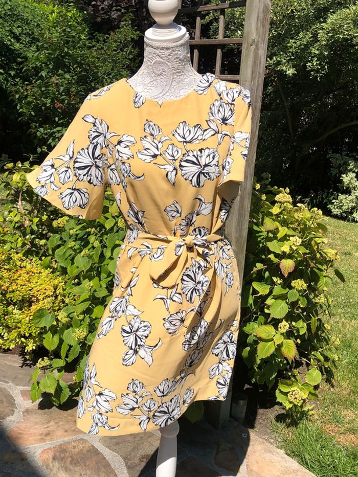 Robe H&M neuve taille 38 - photo numéro 2