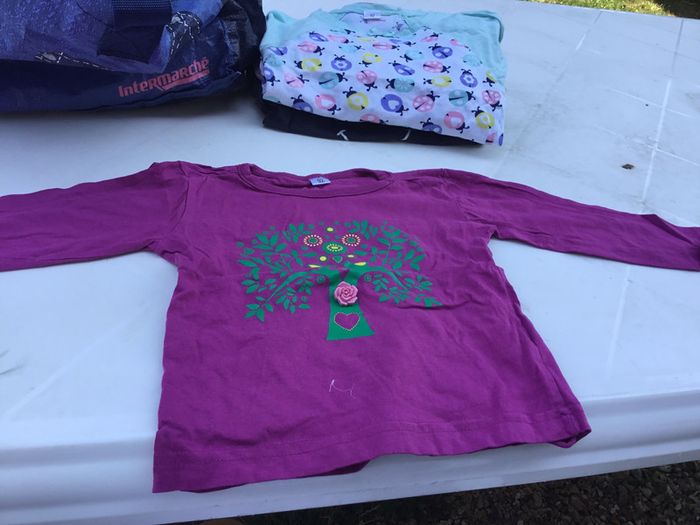 Tee-shirts manche longue taille 2 ans
