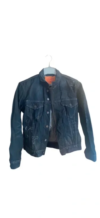 Veste en jean femme Levi’s – Taille M – Très bon état & indémodable 💙