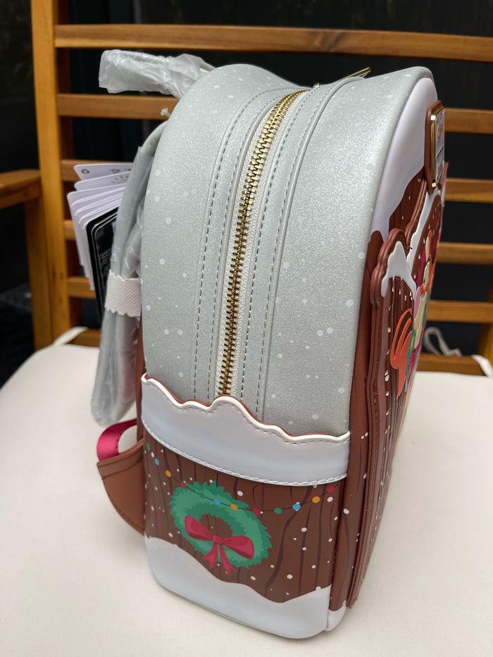 Loungefly Disney Winnie the Pooh Holiday Friends backpack - photo numéro 2