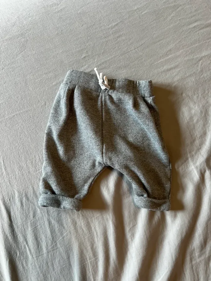 👖 Pantalon bébé gris 1M – Effet jogging avec cordon