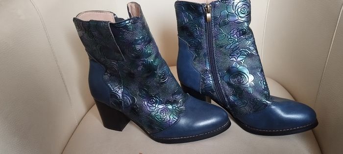 Bottines bleue sérigraphie fleurs taille 38 - photo numéro 2