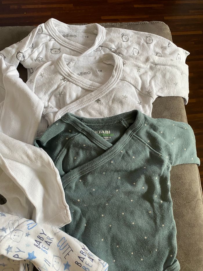 Lot 9 bodies manche longue 1 mois - photo numéro 3